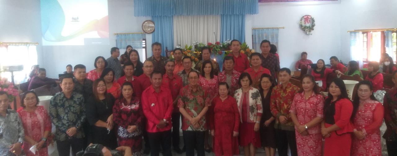 Safari Natal di Remboken, Bupati Roring Minta Perkuat Toleransi