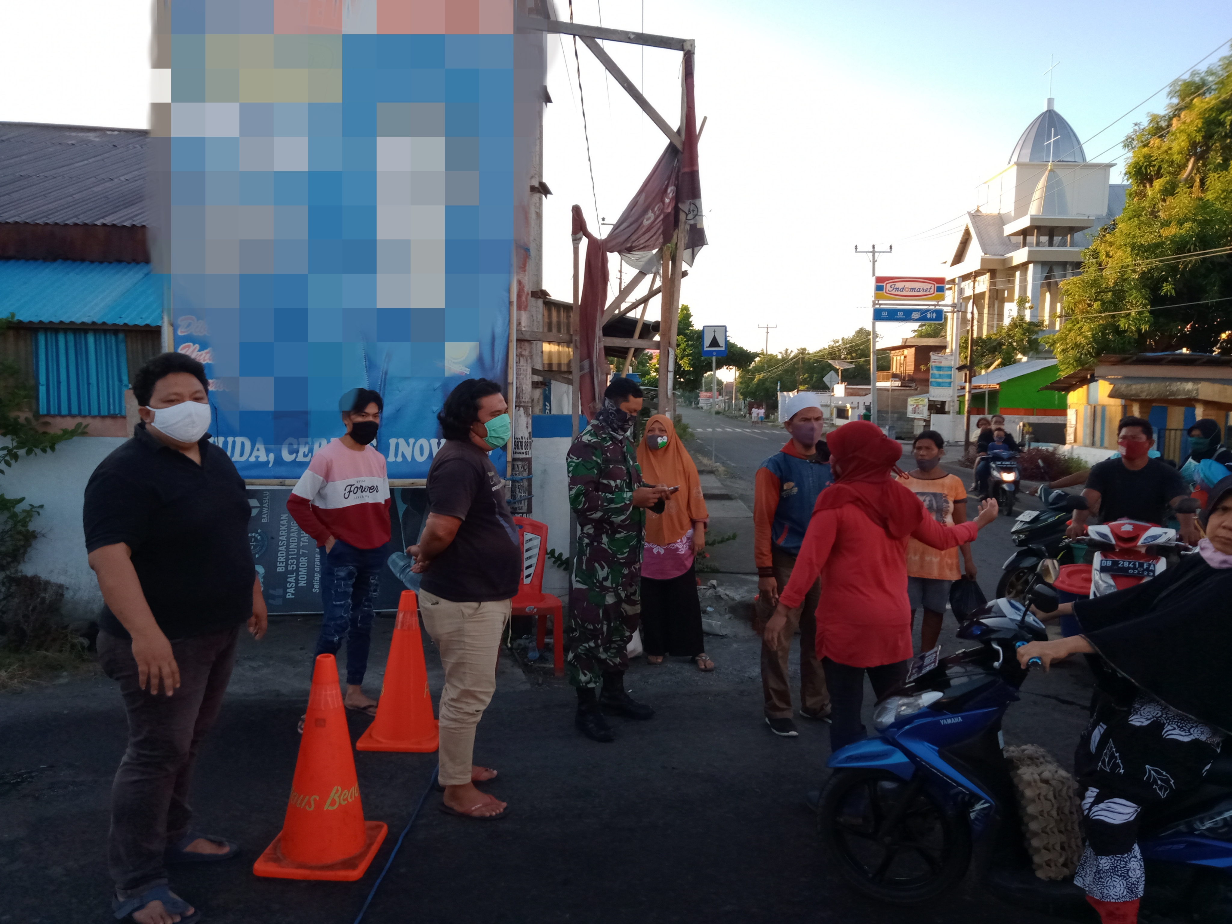 Menolak Rapid Test, Masyarakat Desa Kema I Blokade Akses Masuk ke Pasar