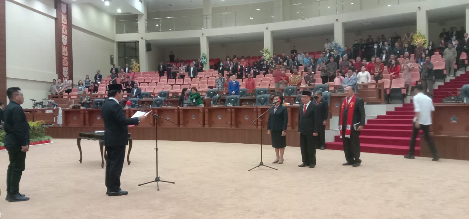 Supit dan Liwe Resmi Jadi Anggota DPRD Sulut