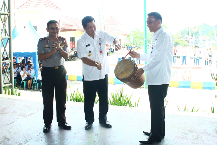 Wagub Buka Bola Voli Kapolda Cup di Tomohon