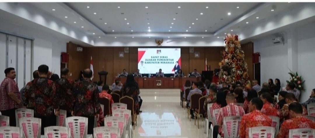 Pj Bupati Kumendong Pimpin Rapat Dinas Bahas Realisasi Anggaran