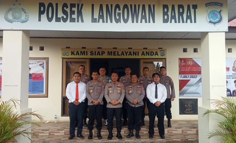 Bersama Forkopimka Langowan Barat, Kapolsek Mandak Sambut Kunjungan Kapolres Minahasa