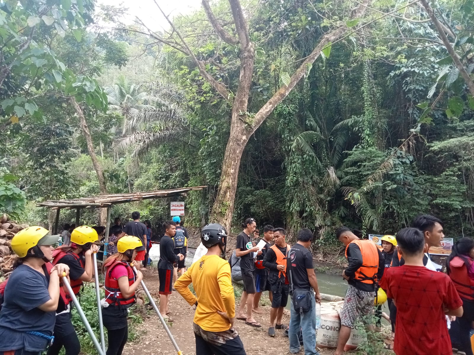 Sejumlah Atlet Bertarung di Kejuaraan Rafting Basarnas
