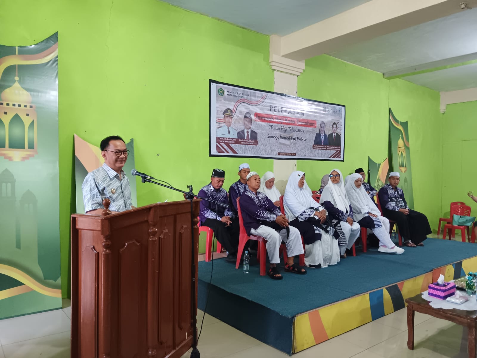 Walikota Caroll Lepas Calon Jemaah Haji Kota Tomohon 