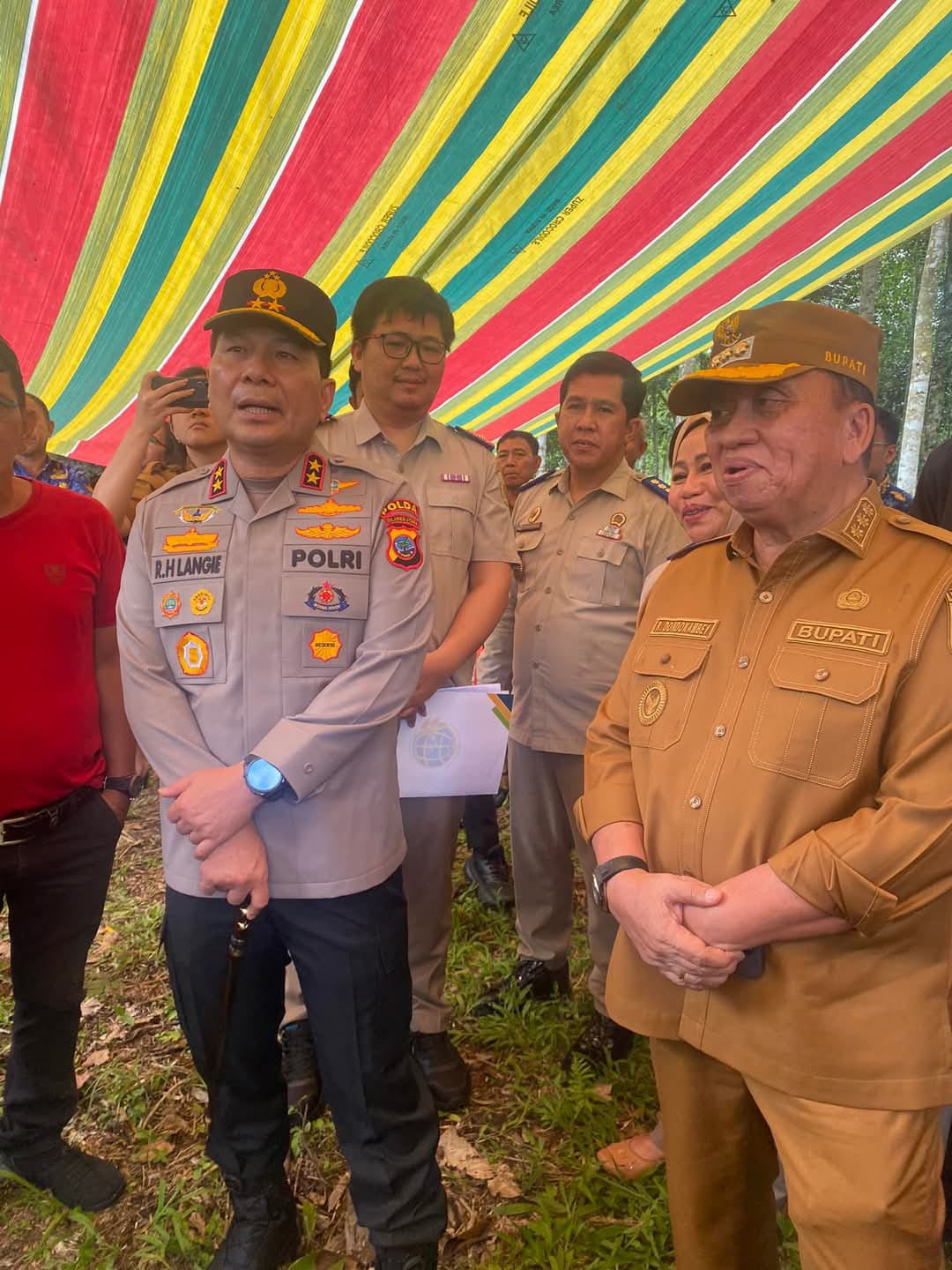 Bupati RD Dampingi Kapolda Sulut Tinjau Rencana Pembangunan SMA Unggul Garuda di Koyawas Langowan