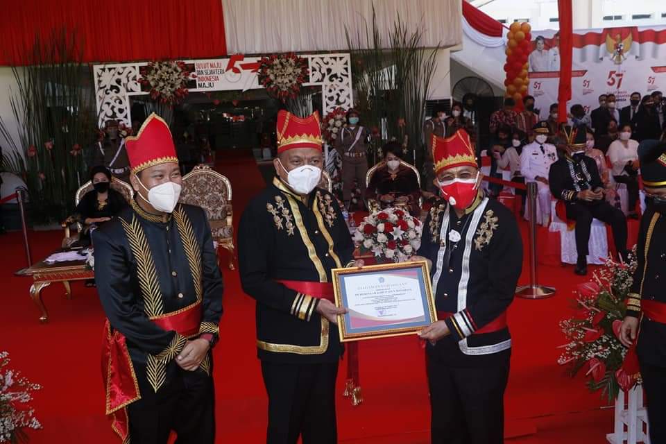 HUT Sulut ke-57, Kabupaten Minahasa Terima Penghargaan dari BPJS Ketenagakerjaan