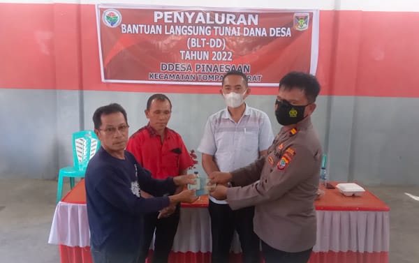Pemdes Pinaesaan Salurkan BLT Tahap 7-9