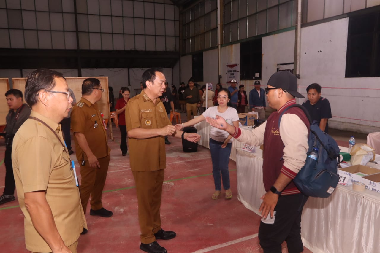 H-1 Pemilu, Walikota Tomohon Tinjau Kesiapan TPS 