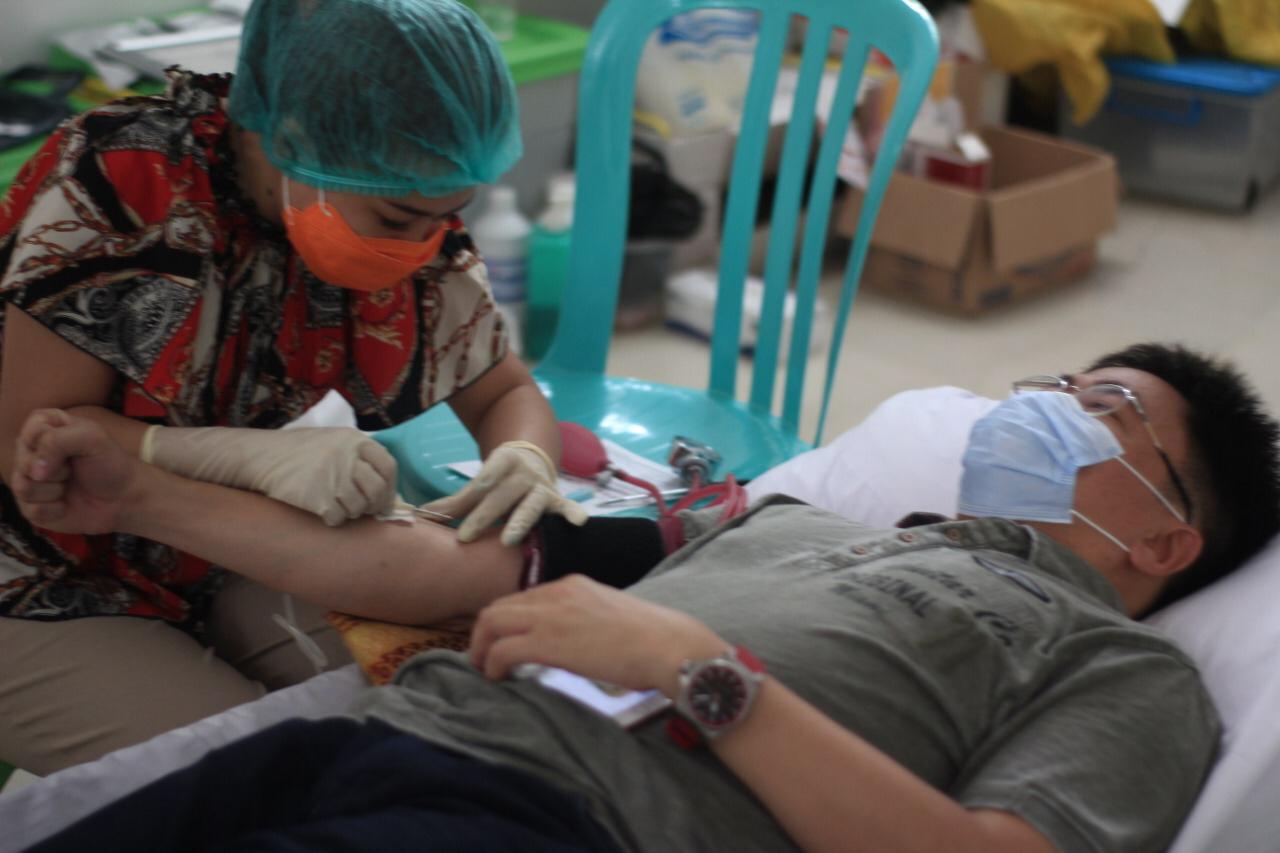 Donorkan Darah, Angouw Angkat Falsafah Sam Ratulangi