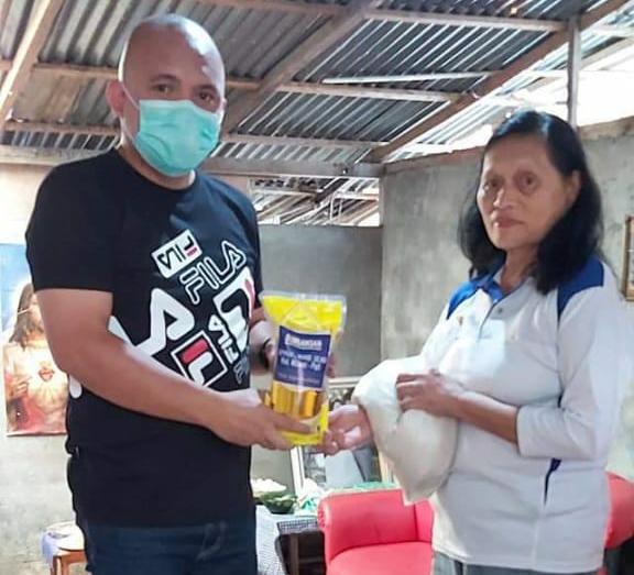 Tergerak Hati, Mawei Berbagi Bersama Warga Tomohon Selatan