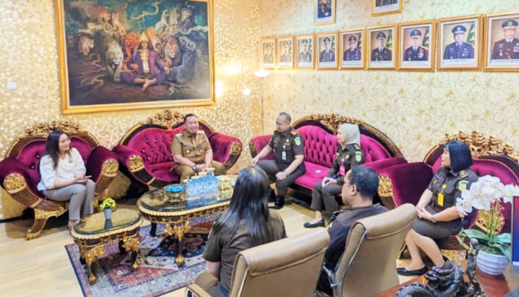 Bupati Robby Dondokambey Kunjungan dan Silahturahmi di Kejari Minahasa