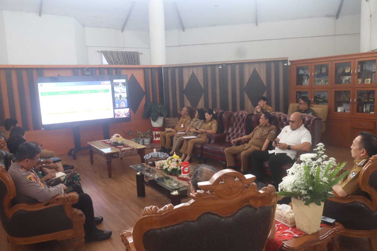 Terkait Situasi Terkini, Caroll Bersama Forkopimda Dengar Arahan Mendagri