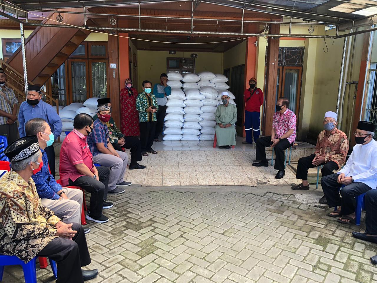 Pemkab Minahasa Salurkan Bantuan bagi Umat Muslim