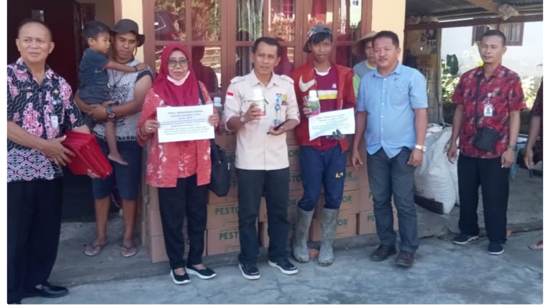 Serahkan Bantuan Pestisida Nabati, Sunardi: Pergunakan Dengan Baik 