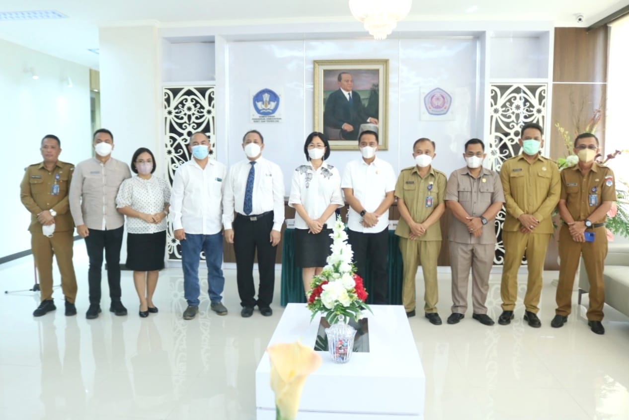 Kerja Sama Dengan Unsrat, Bupati Sachrul Siapkan Beasiswa