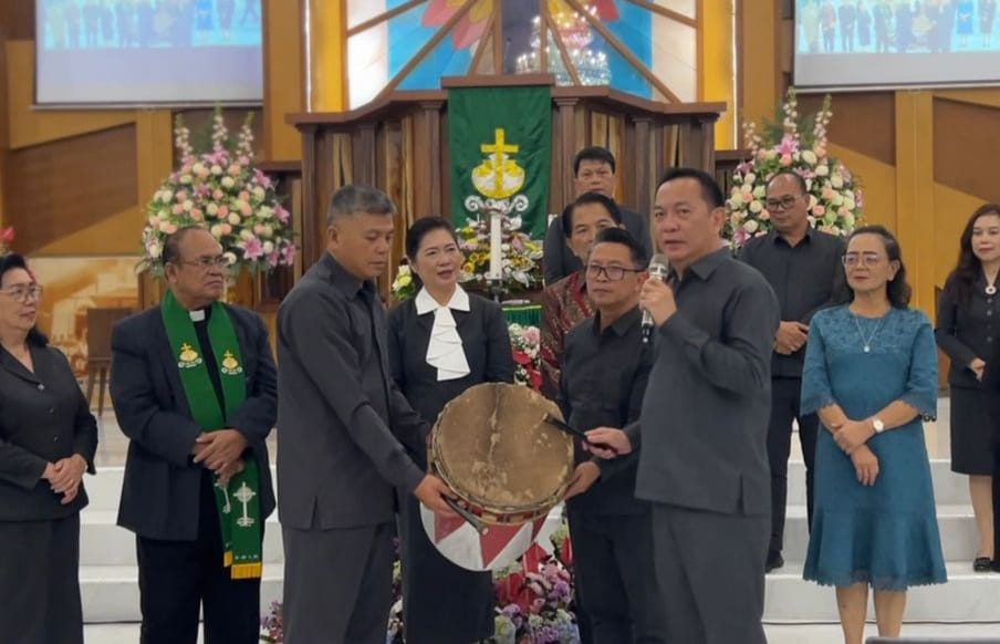 Caroll Buka Rangkaian Kegiatan HUT GMIM Wilayah Kakaskasen ke-110