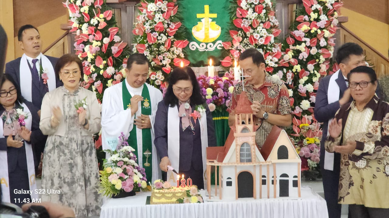 180 Tahun Berjemaat, Caroll: GMIM Kakaskasen Pniel Bersyukur