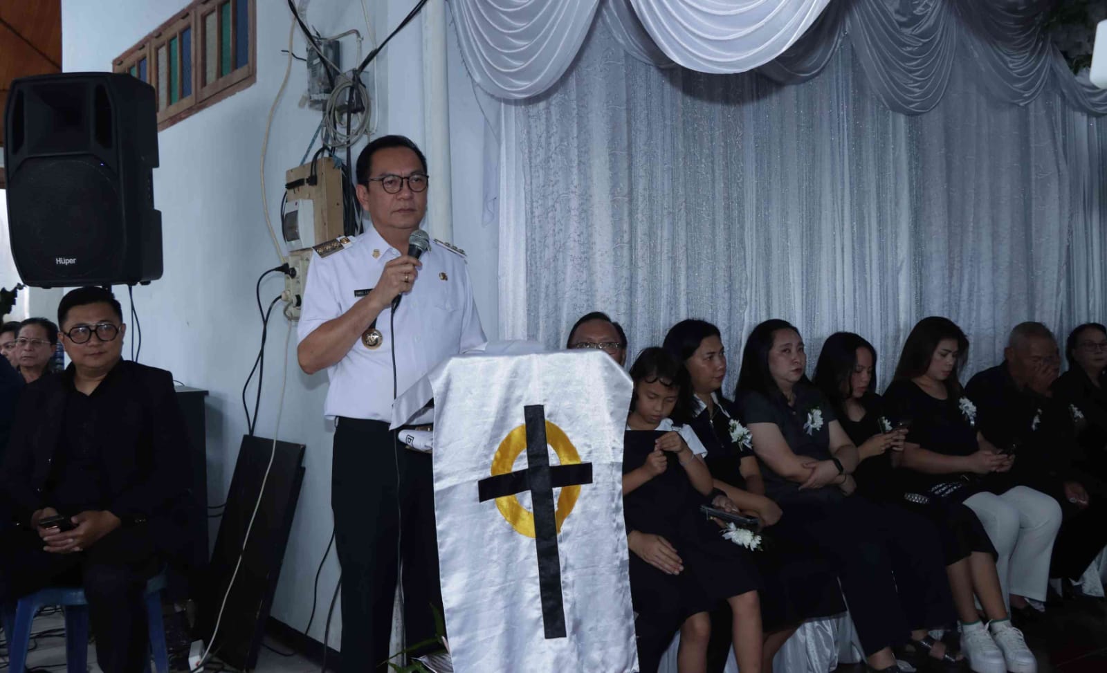 Caroll Senduk Melayat di Duka Keluarga Posumah-Kaeng