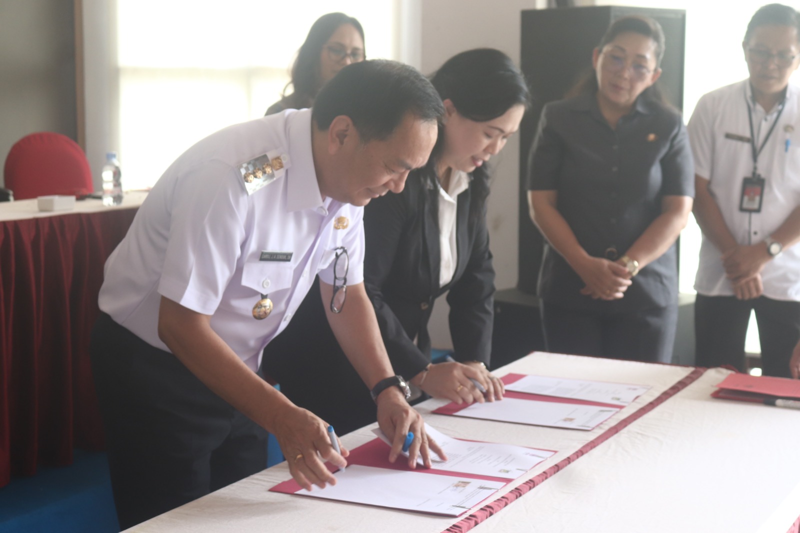 Pemkot Tomohon Teken MOU Dengan IAKN Manado