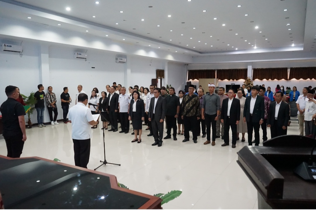 Penjabat Bupati Kumendong Lantik Pengurus BKSAUA dan LPPD Minahasa Periode Tahun 2024-2028