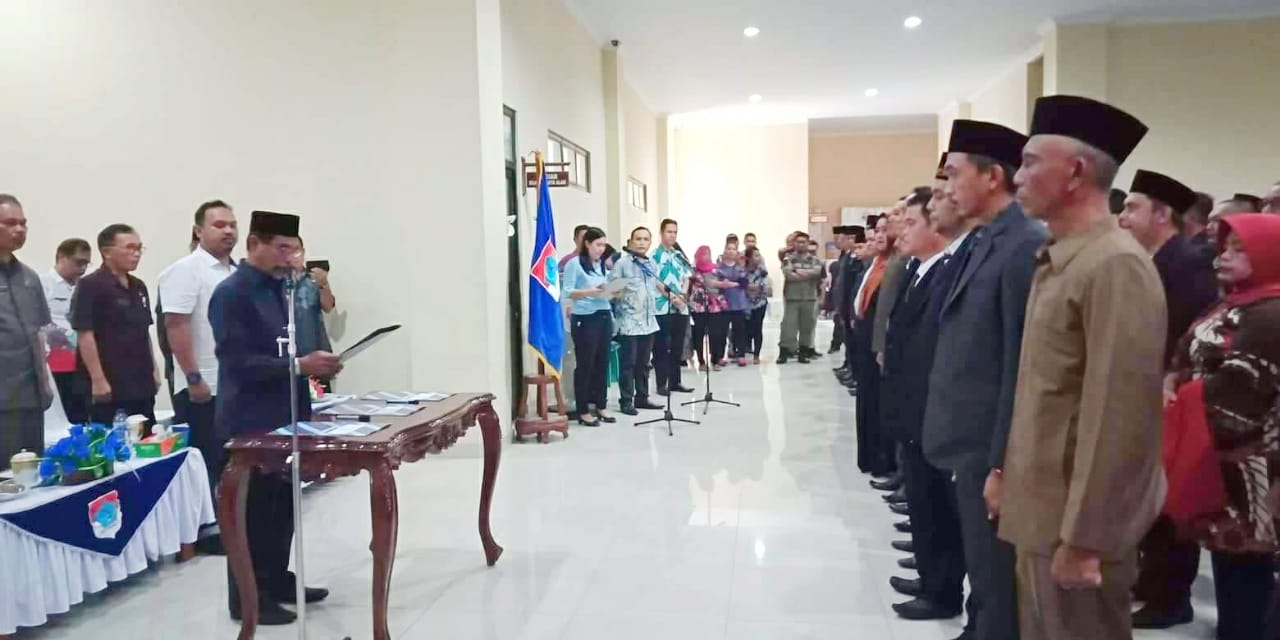 Tingkatkan Kinerja Aparatur Pemerintahan, Bupati Landjar Lakukan Penyegaran