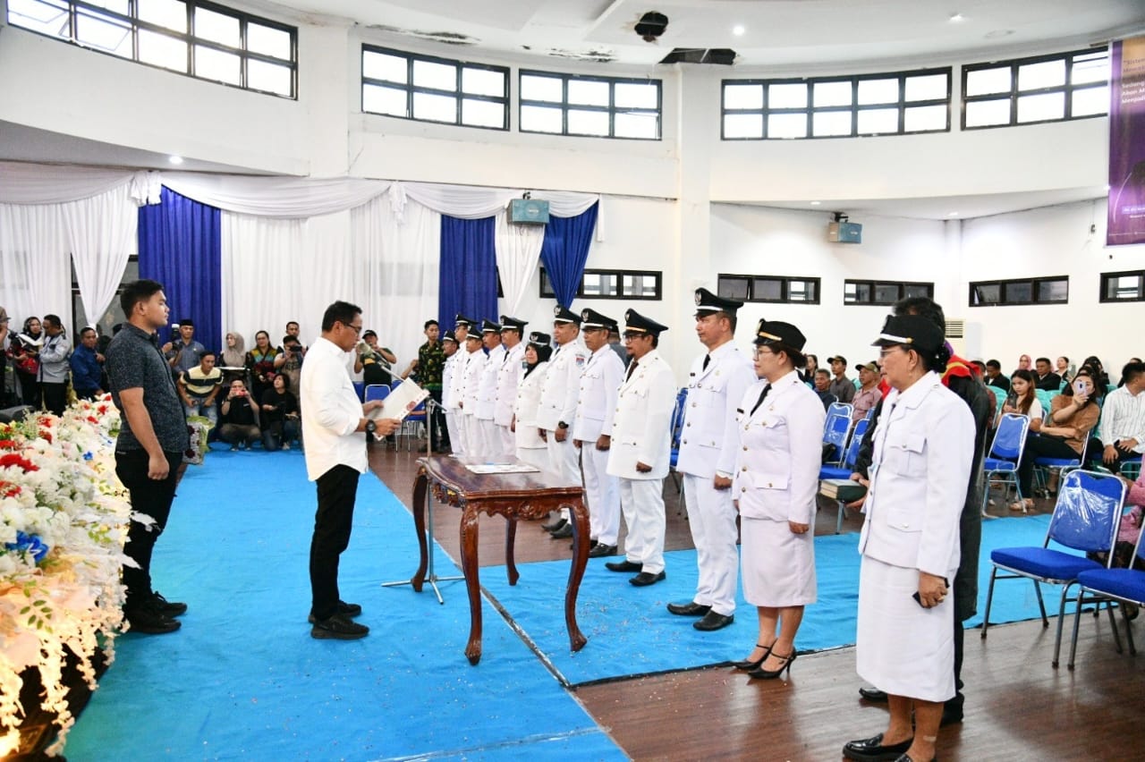 Lantik 12 Pjs Sangadi, Sachrul Minta Layani Masyarakat Dengan Baik 