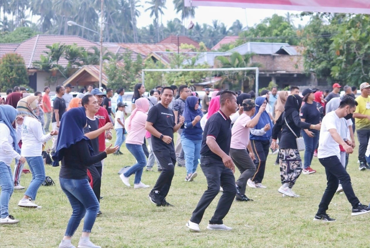 Sambut Harganas dan HUT Kabupaten, Pemkab Boltim Persembahkan Tarian Dana-Dana