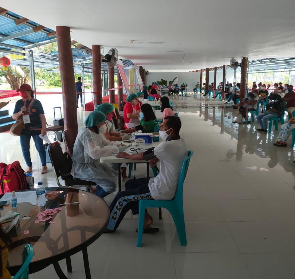 Tunjang Program Pemerintah, Rumambi Gagas Vaksinasi Masyarakat di Kecamatan Mapanget