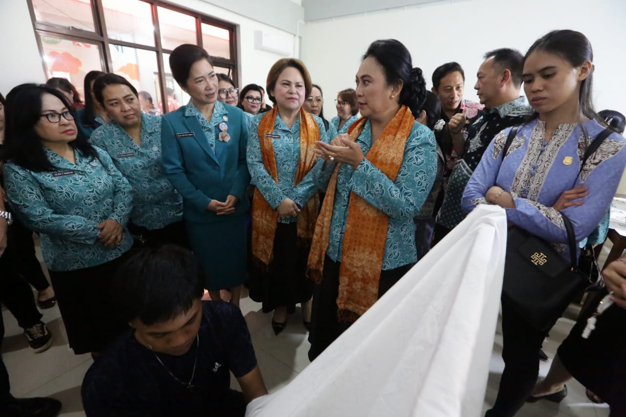 Ketua TP-PKK Sulut Kunker di Tomohon