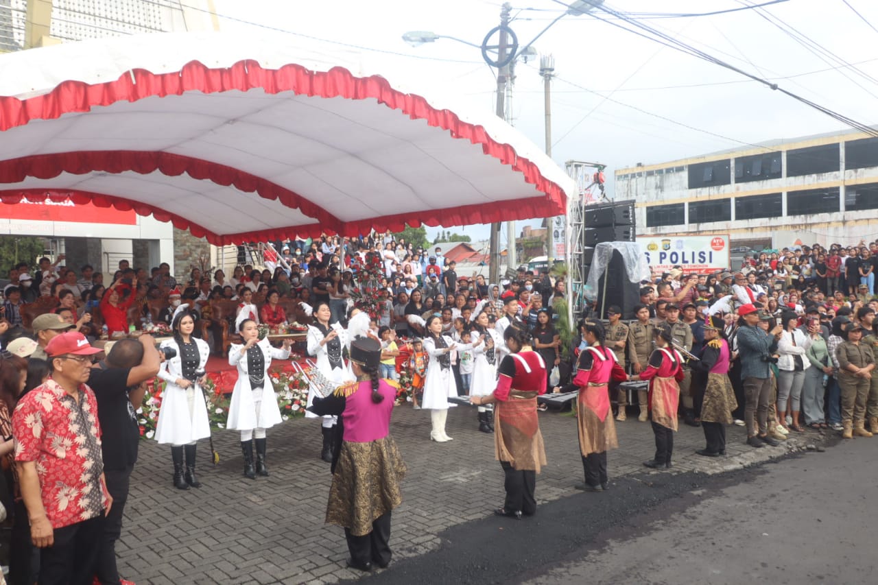 Semarak Pawai Hardiknas Tomohon 2023 
