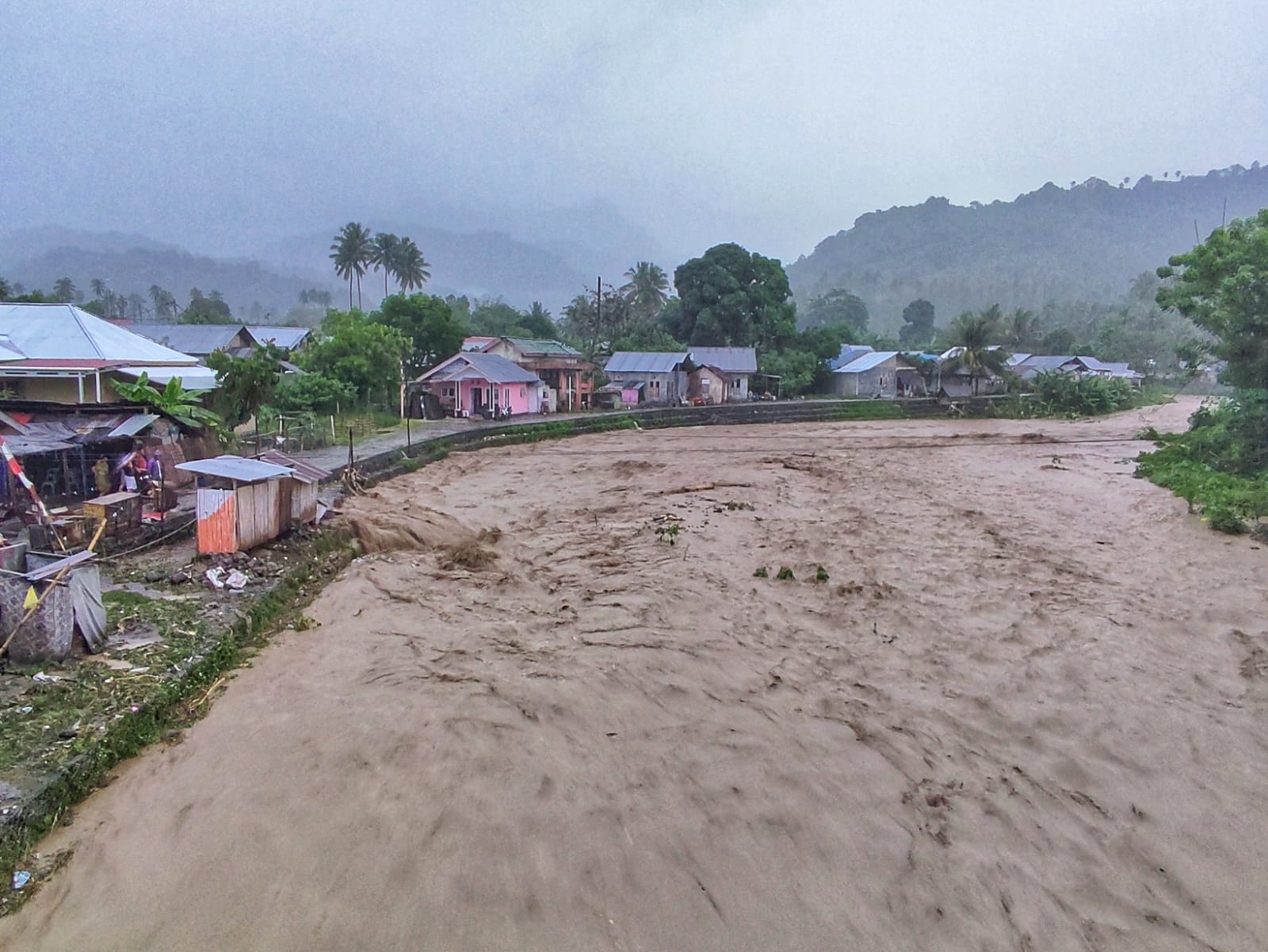 Sungai Kotabunan-Bulawan Meluap, Sejumlah Warga Panik 