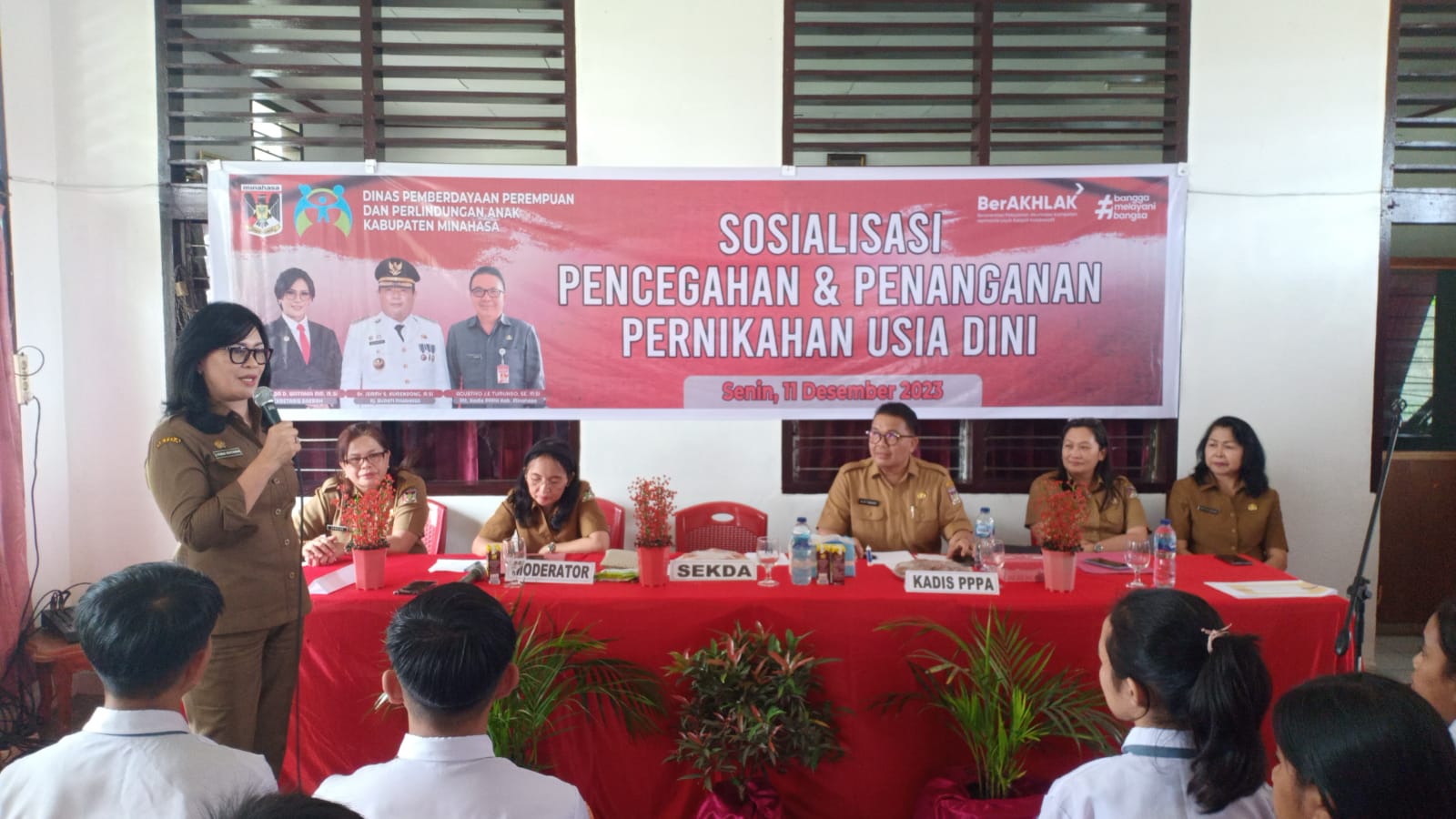 Dibuka Sekda Watania, Dinas P3A Minahasa Gelar Sosialisasi Pencegahan dan Penanganan Pernikahan Anak Usia dini 