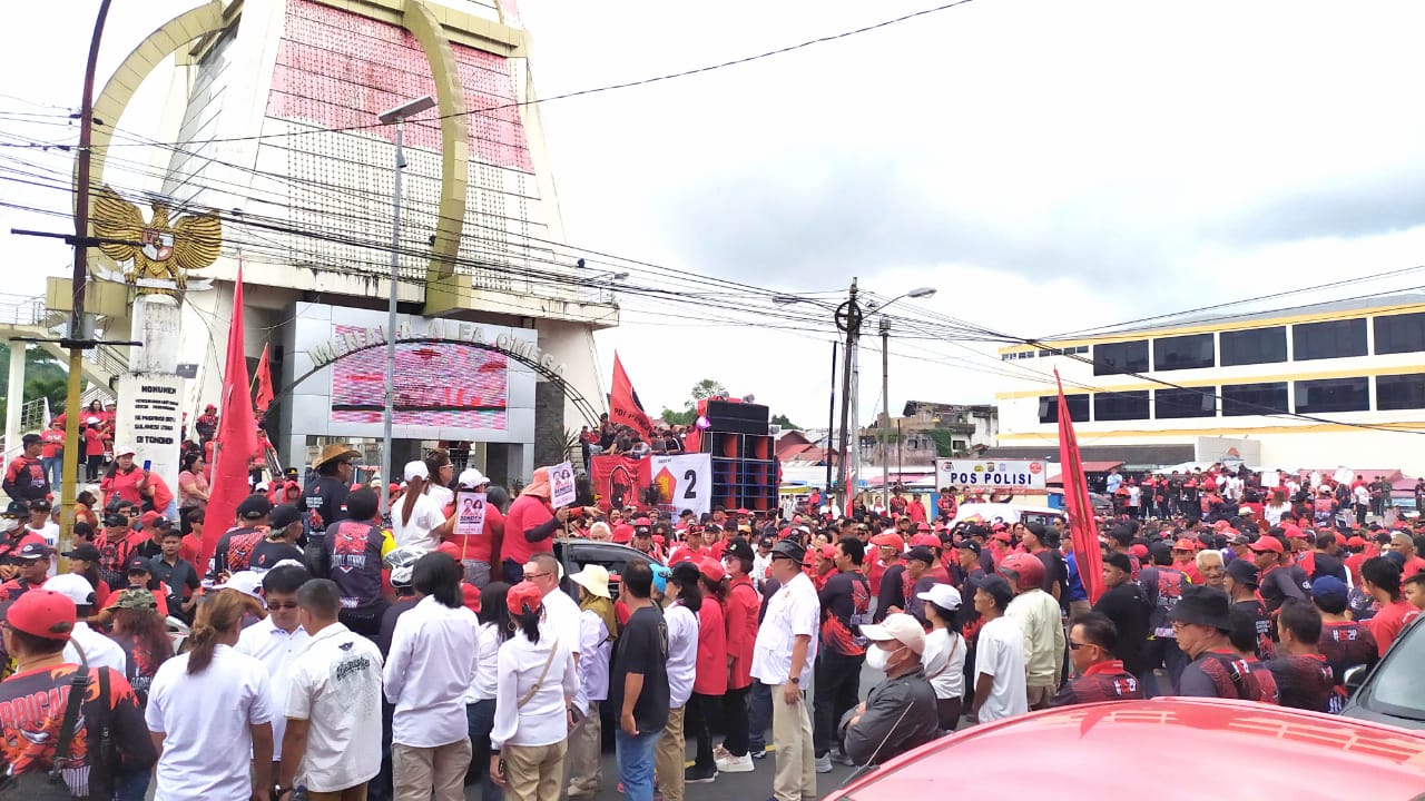 Ribuan Massa Caroll-Sendy Mulai Padati Alfa Omega