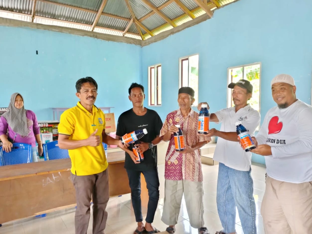 Pemdes Bulawan Dua Kembali Serahkan Bantuan 