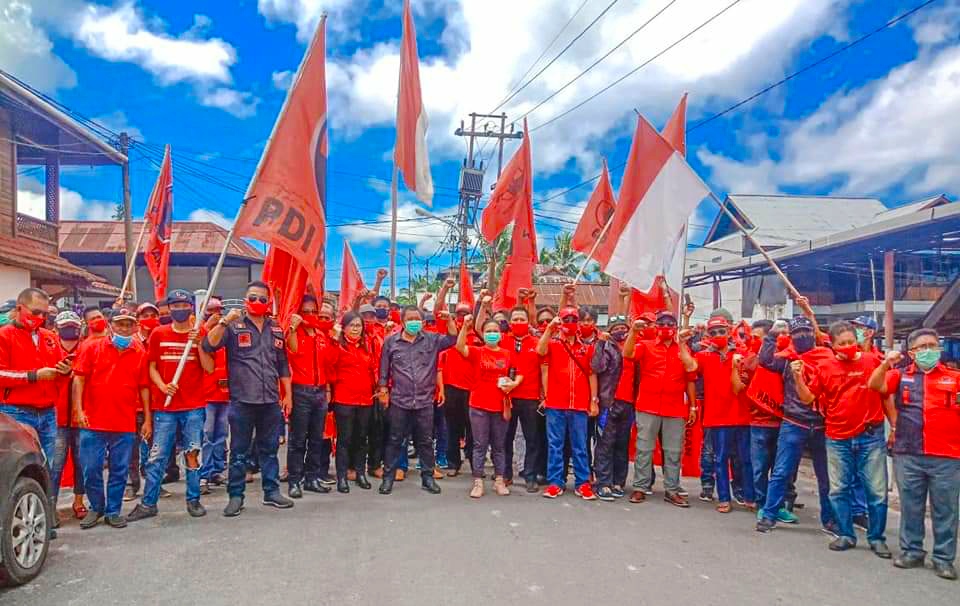 Bendera Partai Dibakar, Banteng Mitra Mengamuk