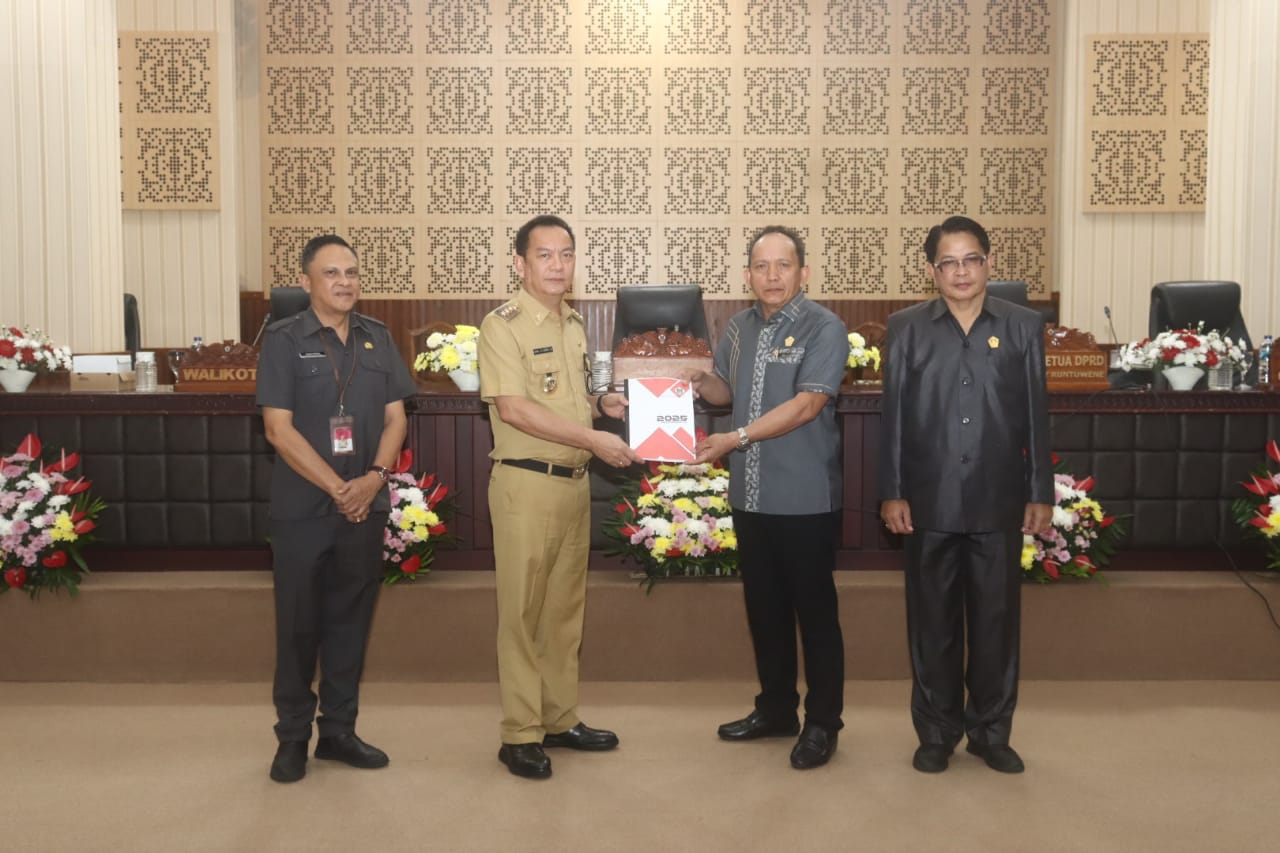 Caroll Jelaskan Rancangan KUA-PPAS Tomohon 2025 di DPRD
