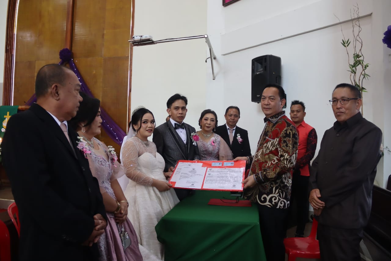 Caroll Catat Perkawinan Fernando dan Angelita