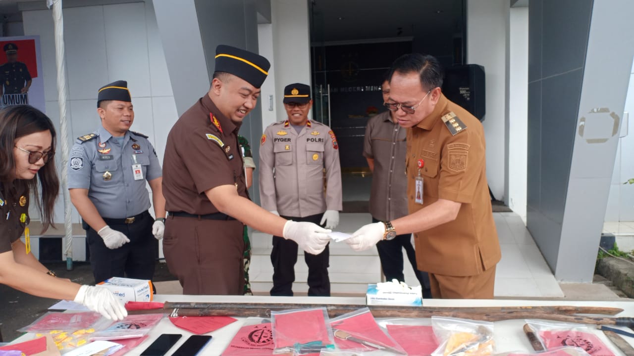 Pj Tendean Hadiri Pemusnahan Babuk Tipidum Berkekuatan Hukum Tetap