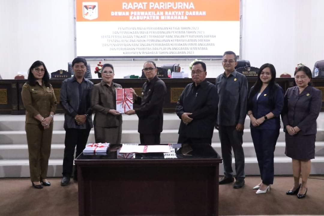 Glady Kandouw Pimpin Rapat Paripurna Tutup Buka Masa Persidangan Pertama Tahun 2023