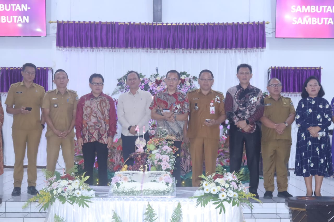 Mandagi Wakili Caroll di HUT GMIM Kanaan Uluindano