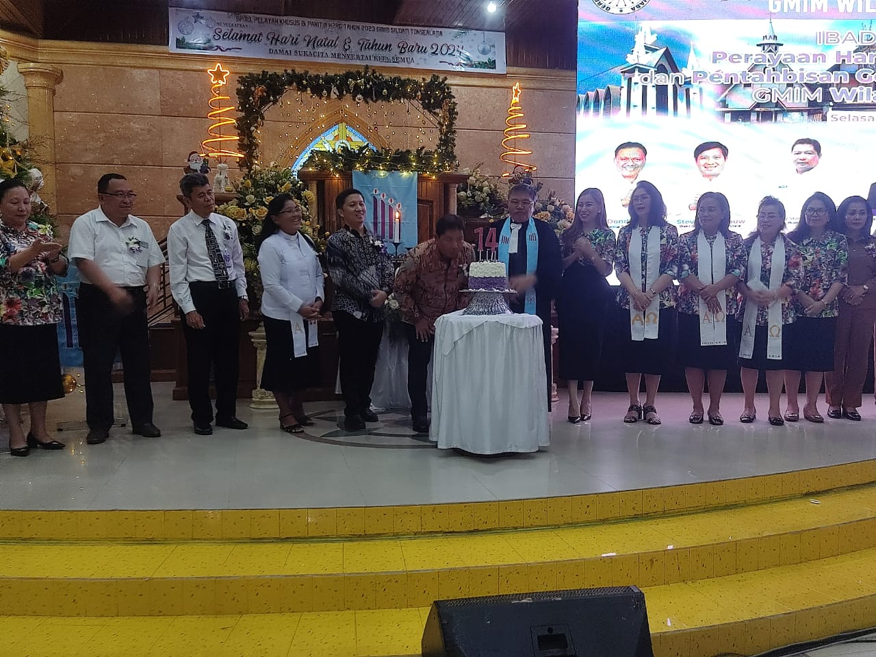 Bupati Jenmy Kumendong Hadiri HUT ke 14 Pentahbisan Gedung Kantor dan Pastori GMIM Wilayah Tondano IV