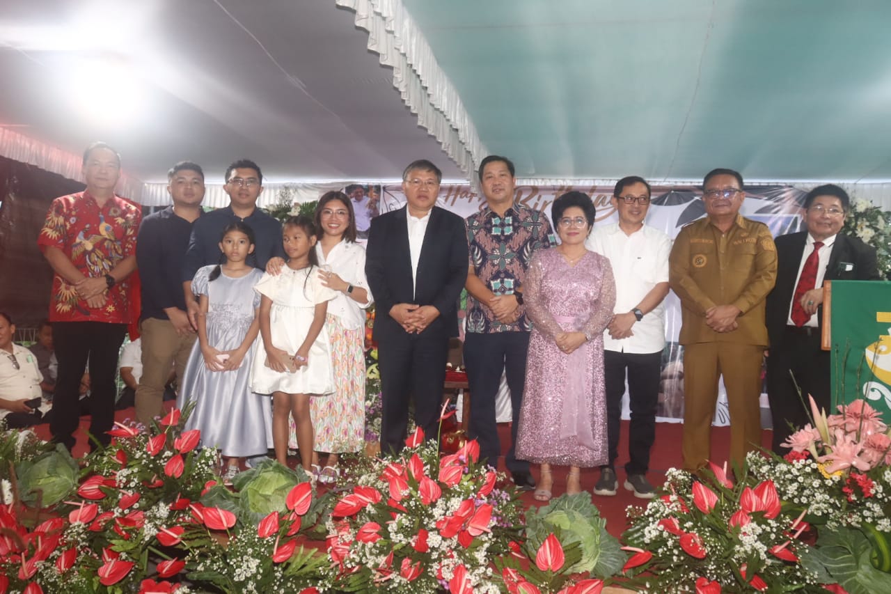 Walikota Caroll Hadiri HUT ke-60 Ketua BPMS GMIM