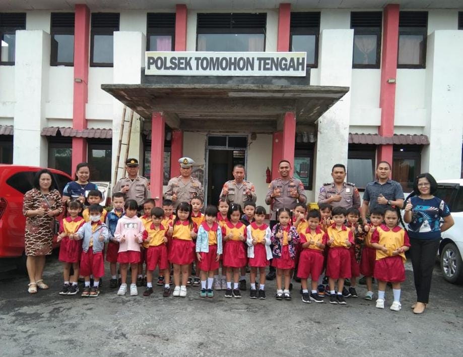 Siswa TK Imanuel Belajar di Polsek Tomohon Tengah