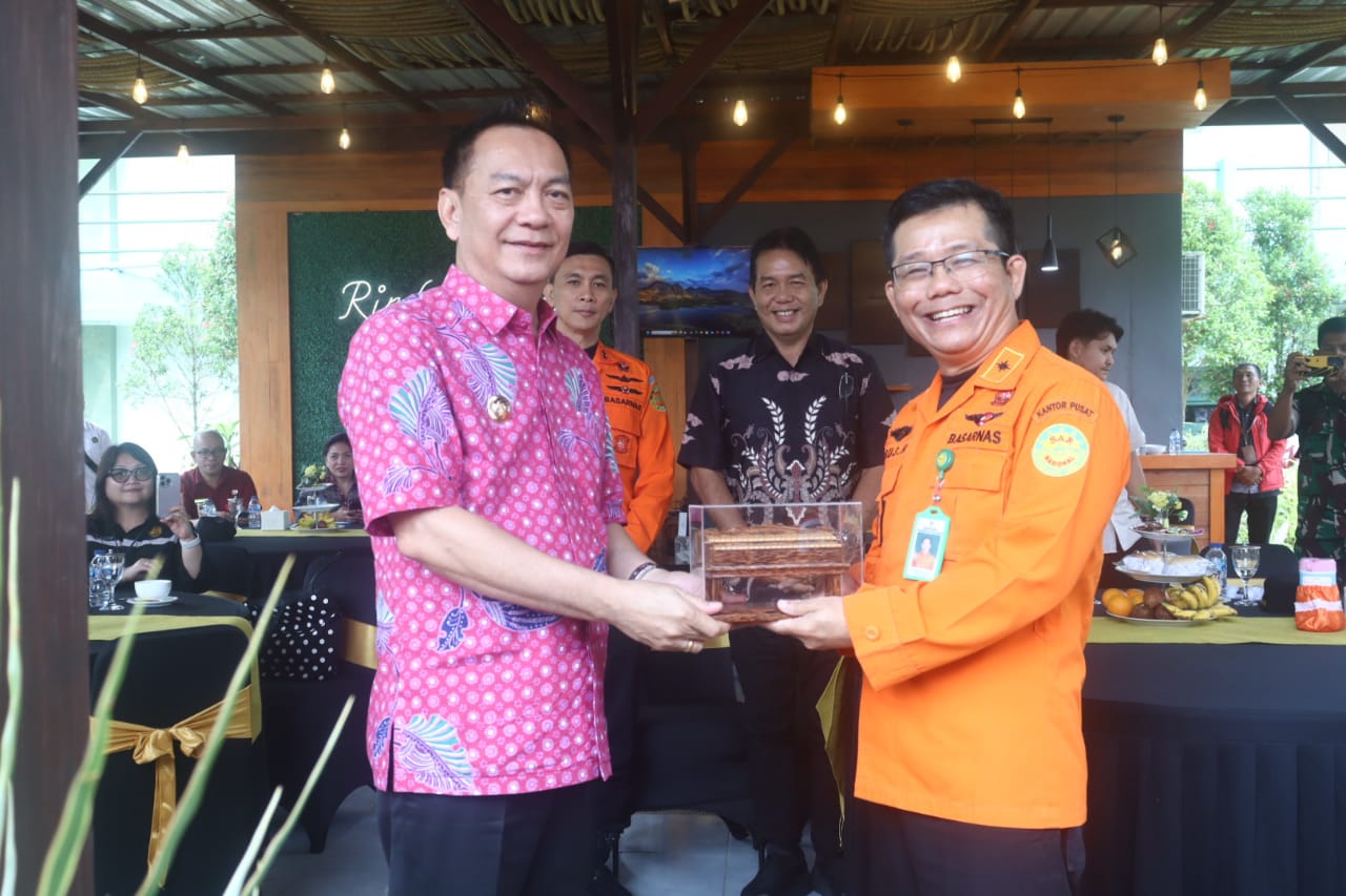 Buka Giat Penguatan SAR Masyarakat Tomohon, Caroll Apresiasi Basarnas