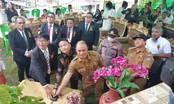 Wakili Bupati Boltim, Hulalata Resmikan Gereja Pantekosta Desa Lanut 