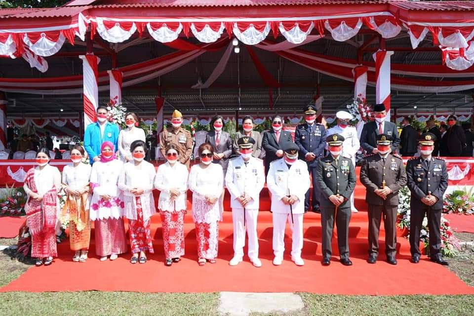 Roring Pimpin Pengibaran, Dondokambey Irup Penurunan Bendera