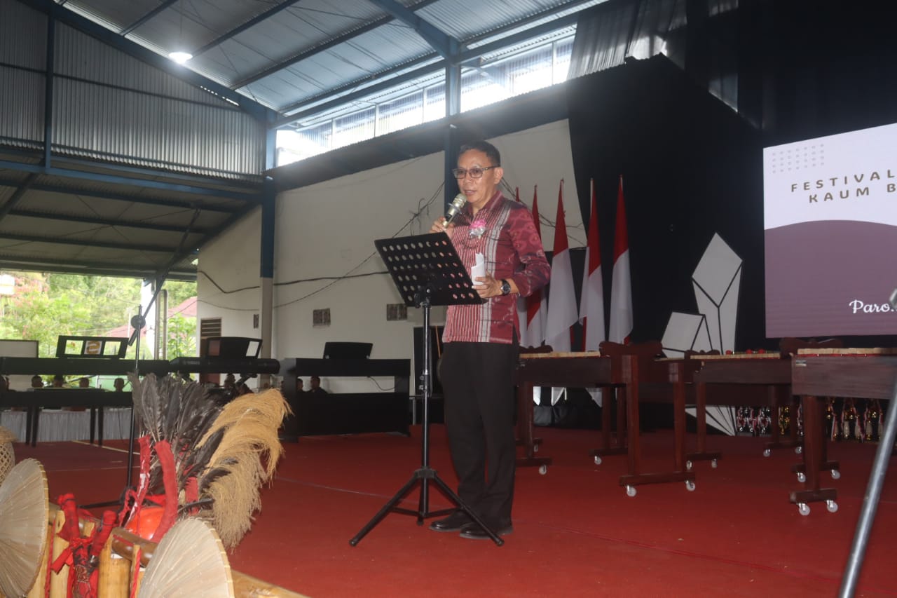 Mandagi Wakili Kaligis di Festival Korbud KBK Keuskupan Manado