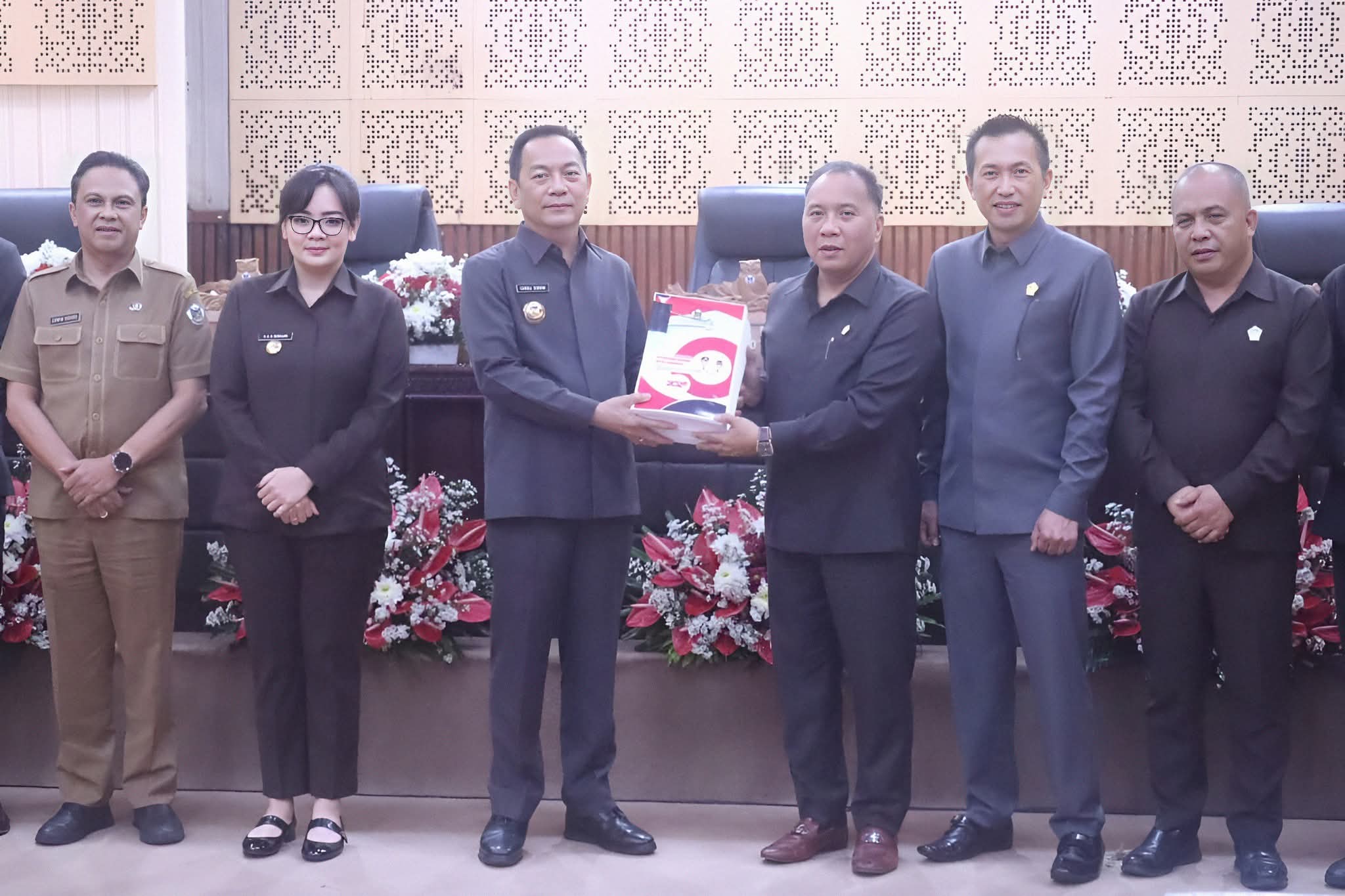 Ranperda Perubahan APBD Tomohon 2025 Disepakati Bersama